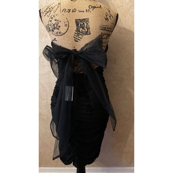 Windsor Flocked Velvet Black Back Bow Strapless Dress - Picture 7 of 7